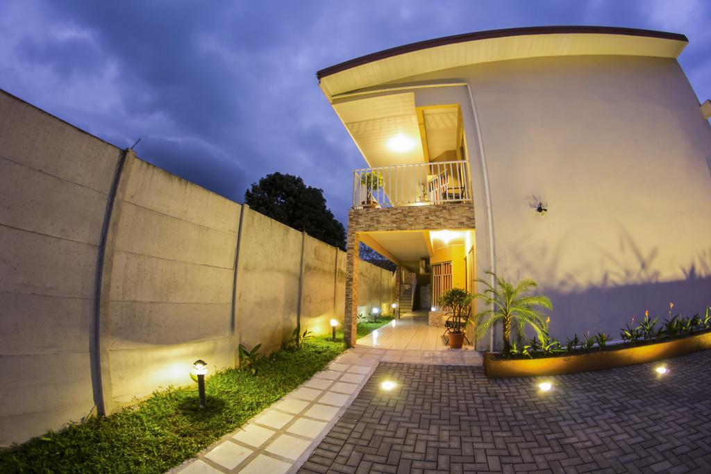 Apartamentos Valle Del Volcan La Fortuna Exterior foto